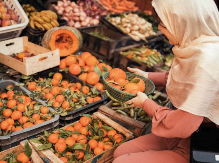 Way of women do shopping in Morocco