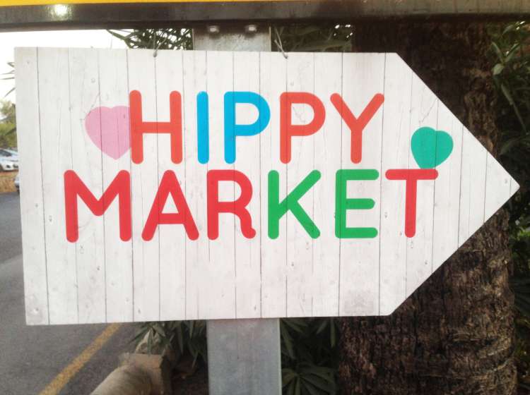 A sign direction to the hippy market