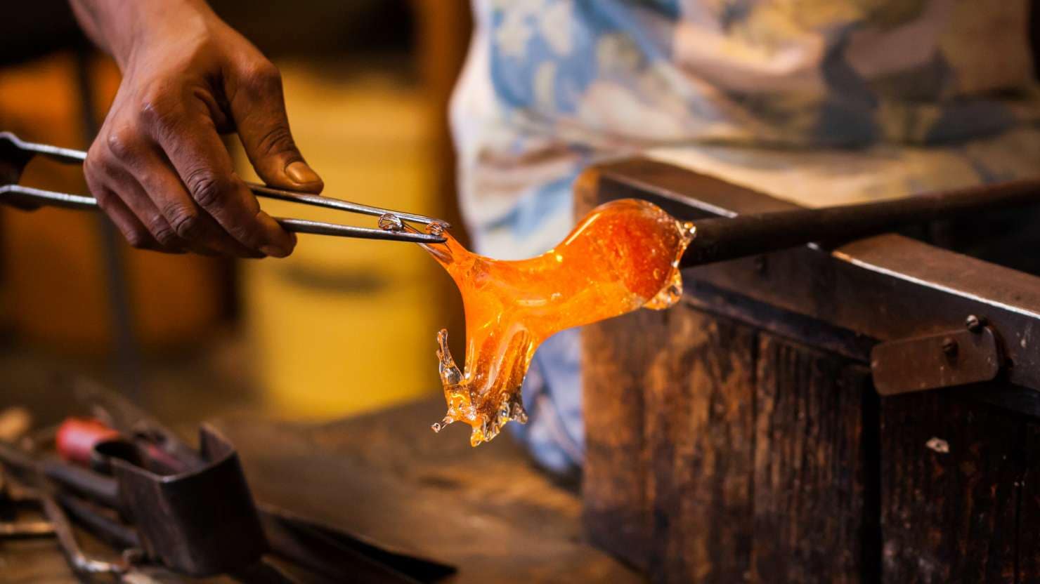 Stages of the artisanal processing of Murano glass