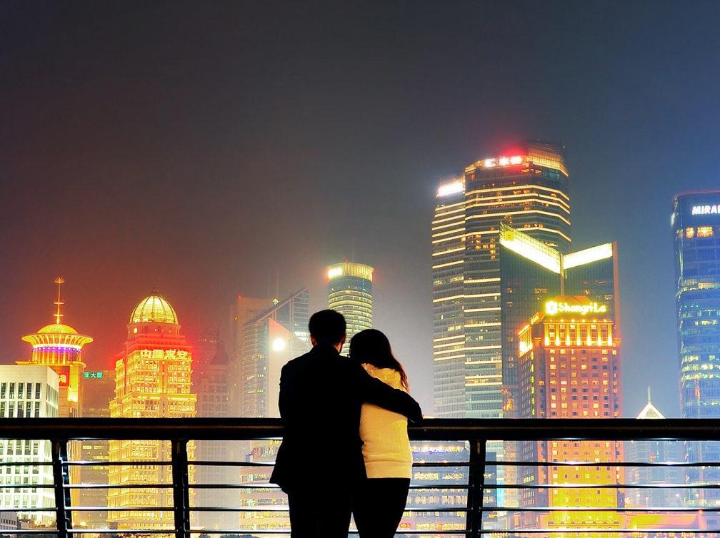 Couple viewing Shangai skyline