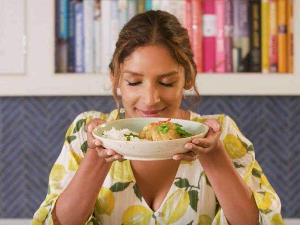 P&O Cruises food hero Shivi smelling her bowl of food