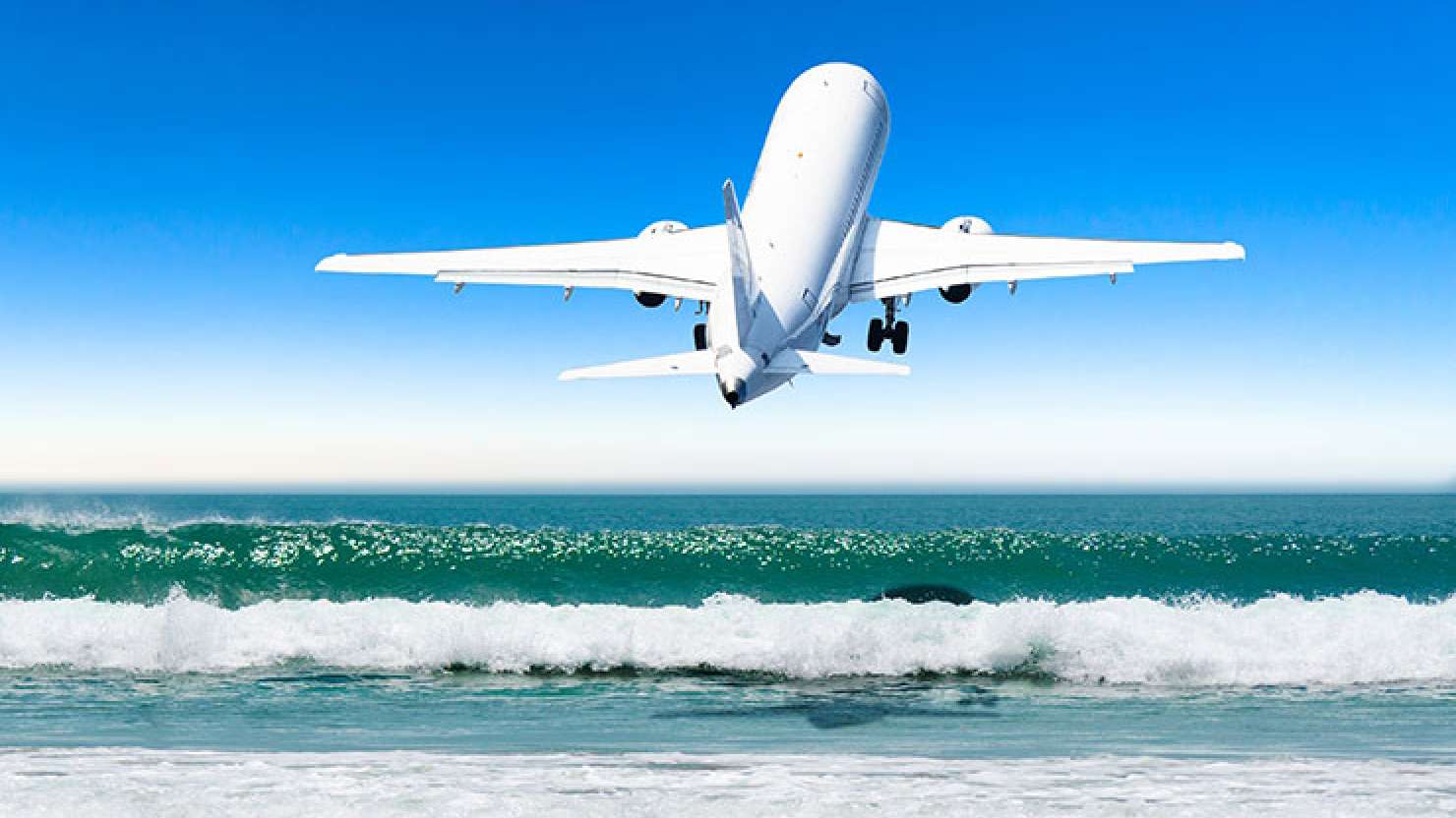 Plane taking off from Princess Juliana International Airport in Saint Martin