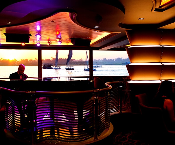 Planet Bar | On-Board Bar | P&O Cruises